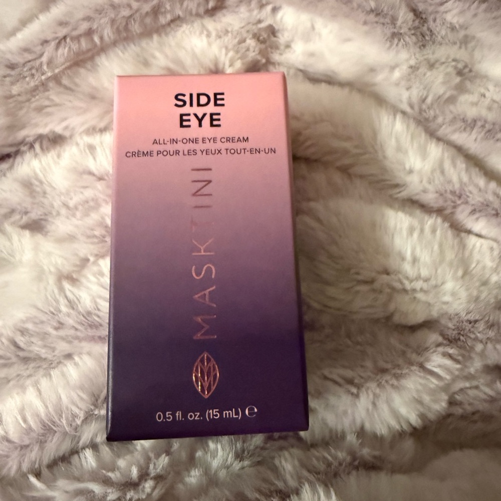 Masktini- Side Eye